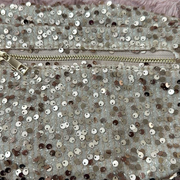 New Crossbody Bag, Fanny Pack with 2 pockets - Picture 3 of 7